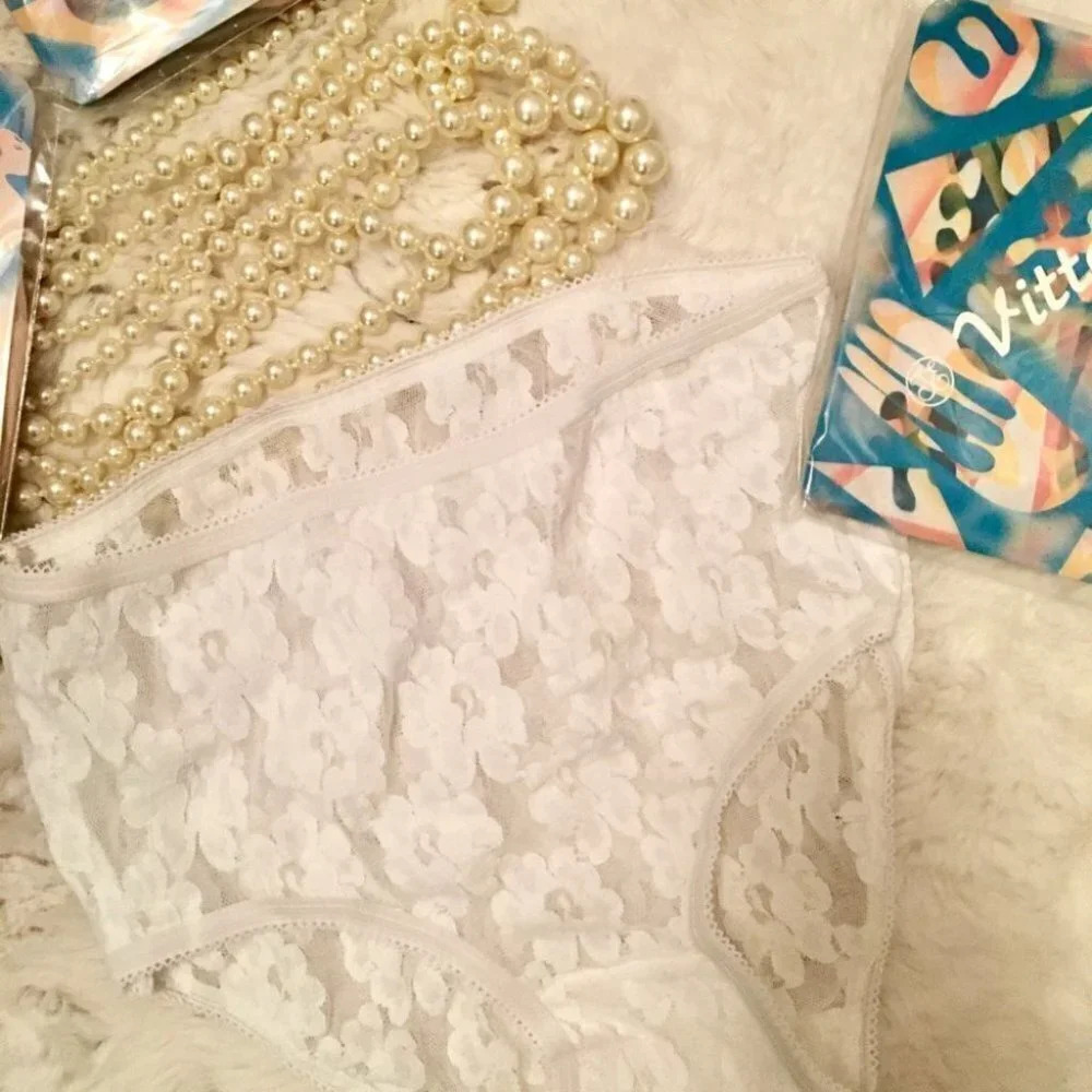Vintage - NWT Lace Undies - White Made in Italy